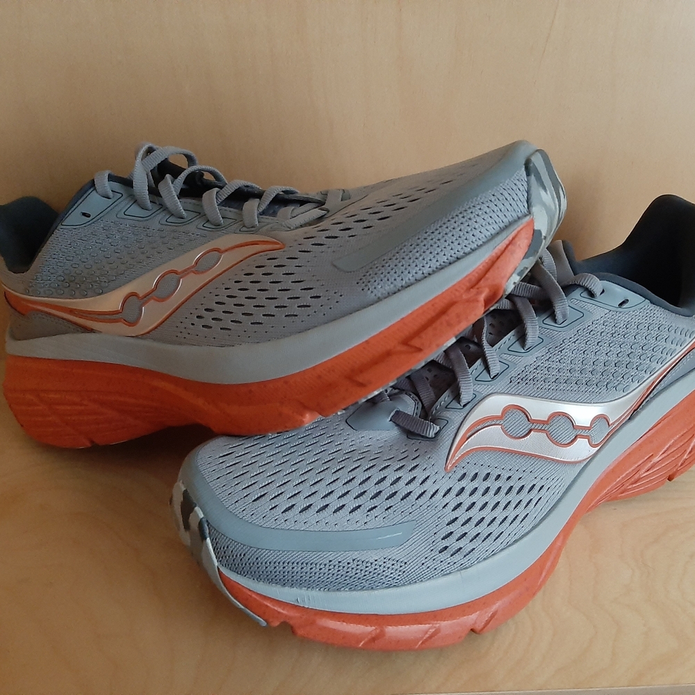 Saucony Guide 17 Gray and Orange Running Shoes with Cushioned Stability